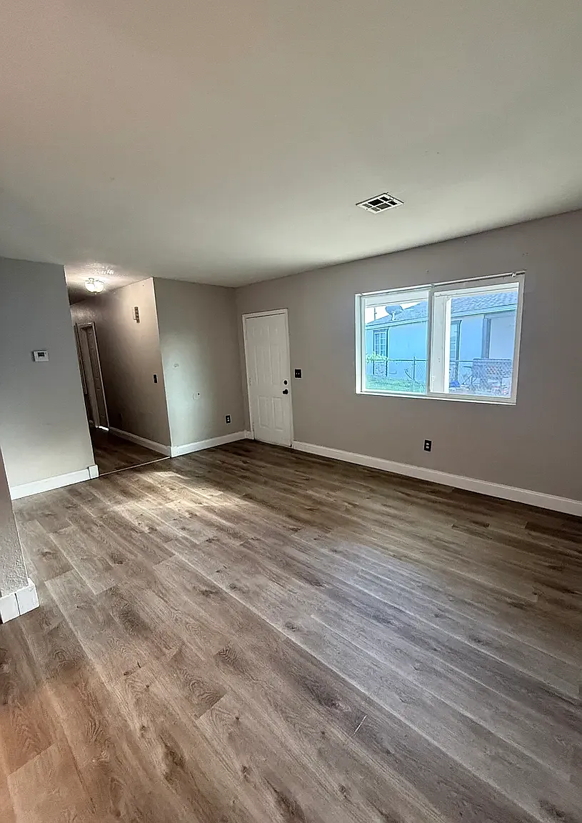 3 bed, 1100 sqft, $1,395 — Photo 1
