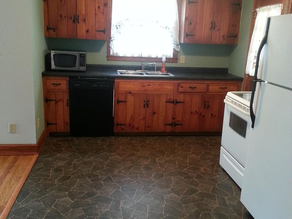 2nd image of 2324 S Haven Rd SE