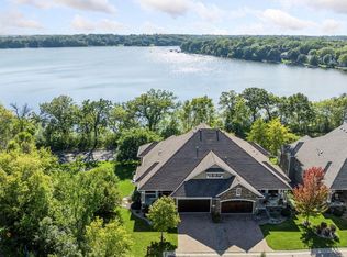 12 Riley Rdg, Chanhassen, MN 55317