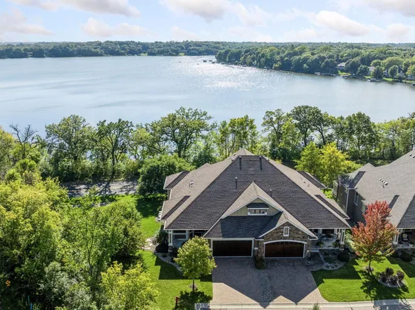 12 Riley Rdg, Chanhassen, MN 55317