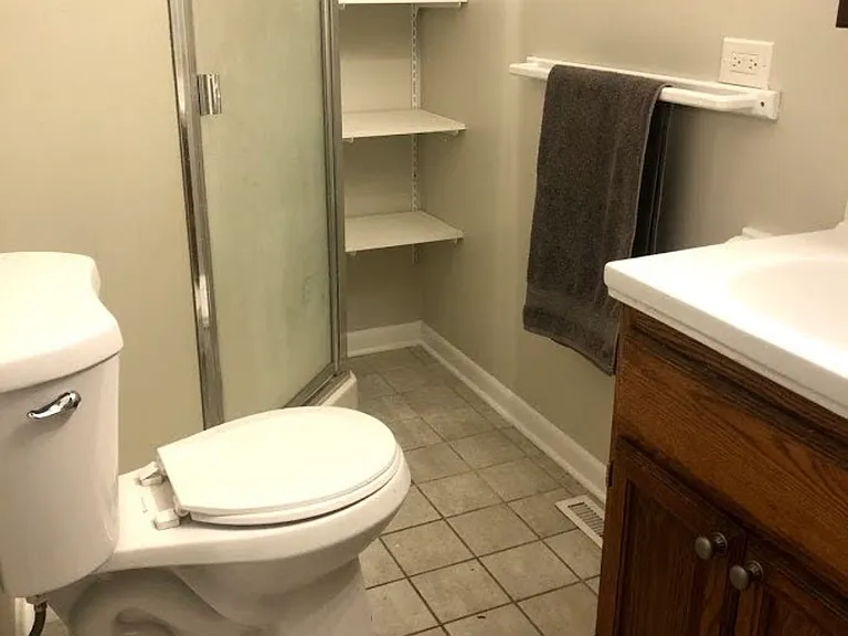 286 E Norman Ln — Photo 8