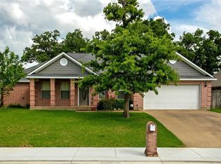 312 Woodland Springs Dr, College Station, TX 77845