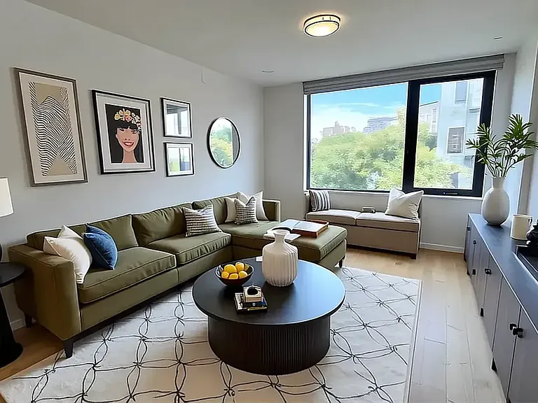 402 E 118th St #3C — Photo 2