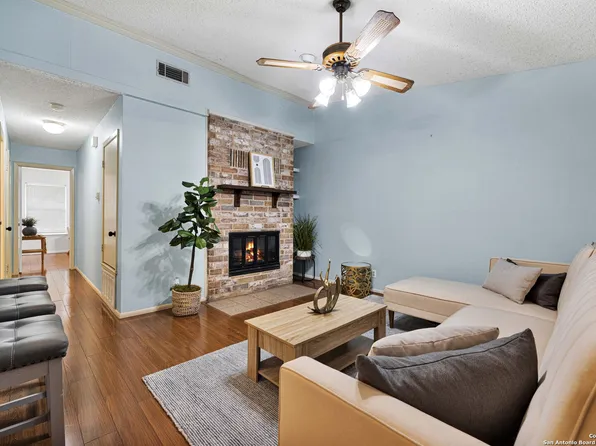 60 Oak Villa # F-3, Canyon Lake, TX 78133