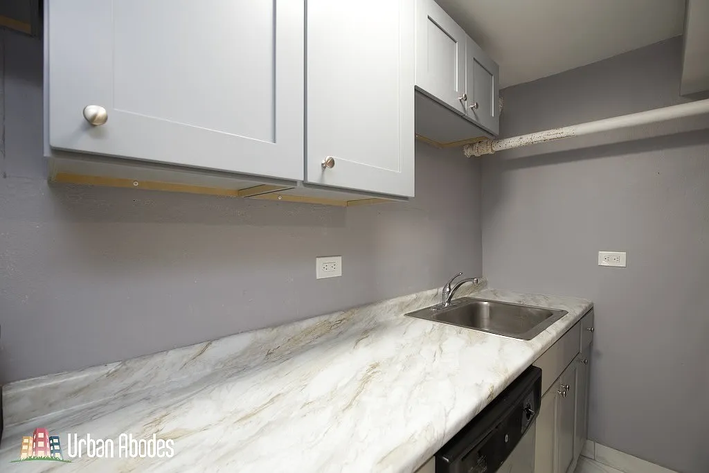 4400 N Racine Ave — Photo 4