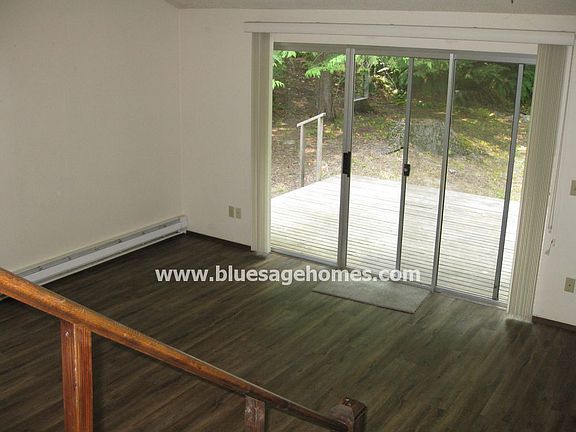 2nd image of 905 E Benjamin Ave