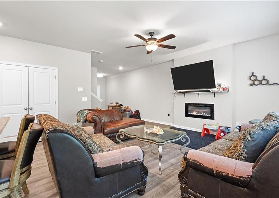 1st image of 135 Millers Ln