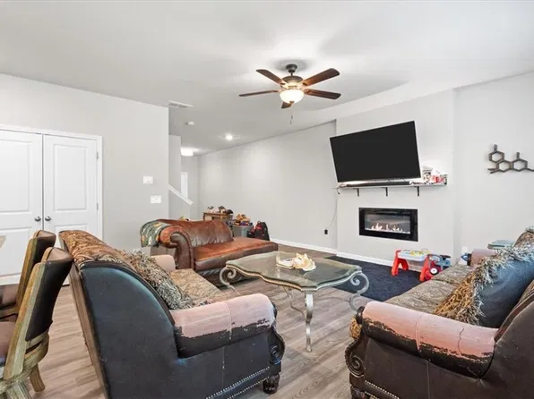 135 Millers Ln, Calhoun, GA 30701
