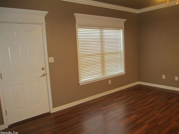 5th image of 513 Samuel Loyce Dr