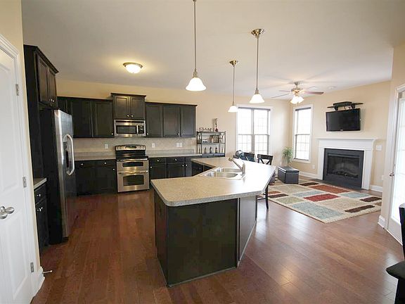 Open Kichen w/ SS apps