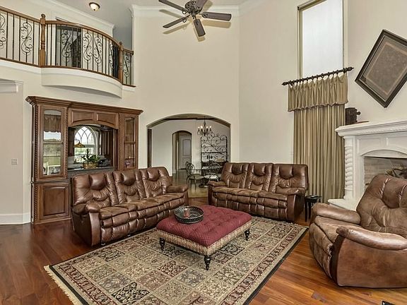 5th image of 2020 Winding Oak Ct
