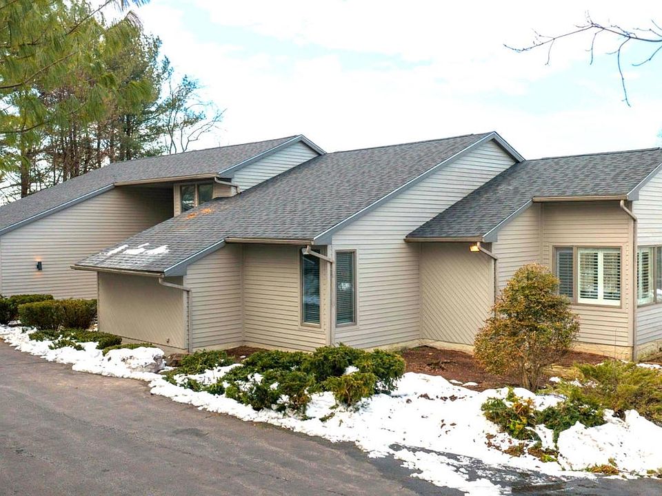 1st image of 116 Clubhouse Dr
