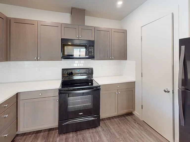 217 Stockton Ave — Photo 3