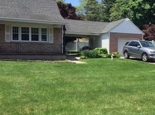 72 Fulton St, Brentwood, NY 11717
