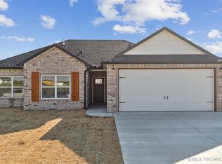 5825 Bluestem Way, Chelsea, OK 74016