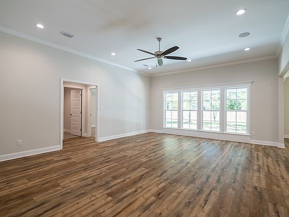 5th image of 627 Katherine Ln