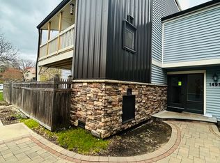 1495 S County Farm Rd APT 2-3, Wheaton, IL 60189