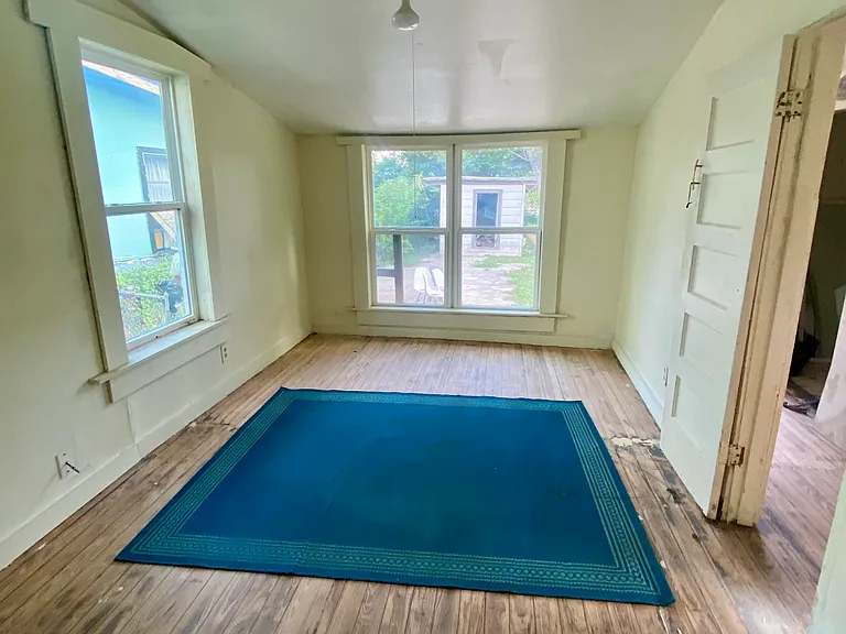 130 Klein St — Photo 6