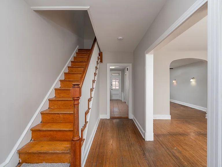4244 Shamrock Ave — Photo 3