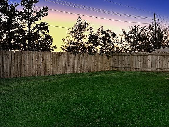 4th image of 10007 NW Park Place Dr