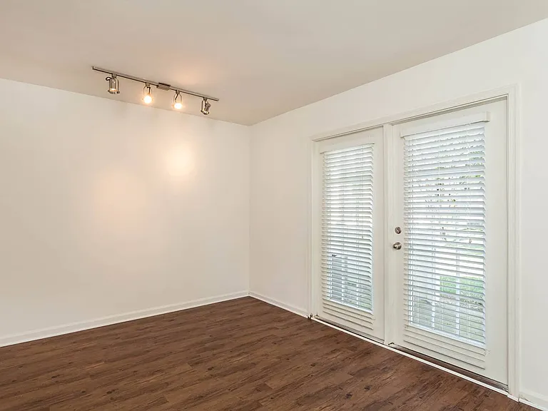 Gayton Pointe Townhomes — Photo 11