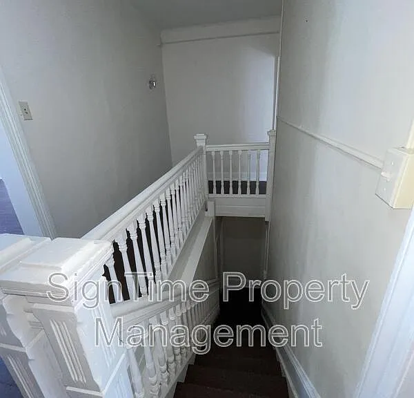 111 E Washington St #2 — Photo 6