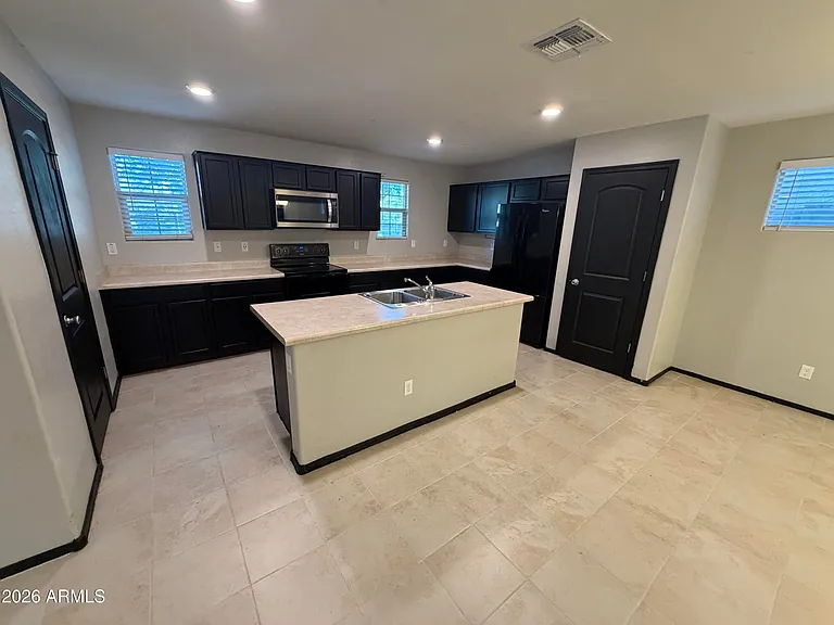16576 W Jenan Dr — Photo 3