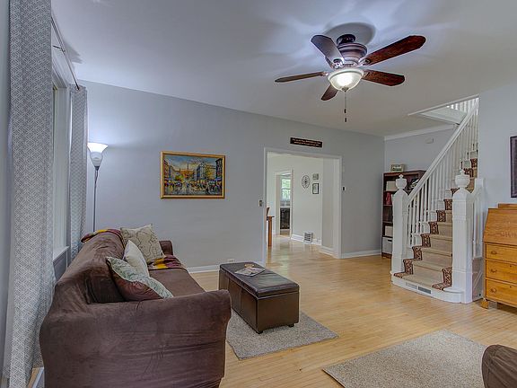 5th image of 636 Silver Lake St