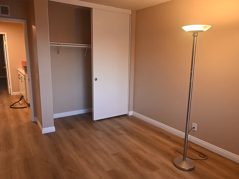 920 W Adams Ave — Photo 27