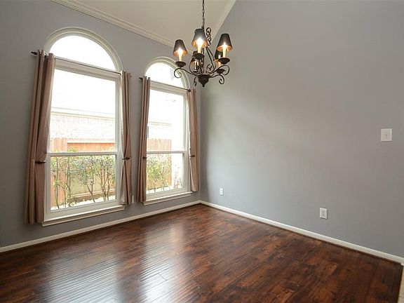 4th image of 5327 Willow Knoll Ct