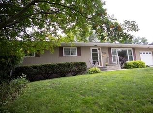 513 S Ellwood St, Dodgeville, WI 53533