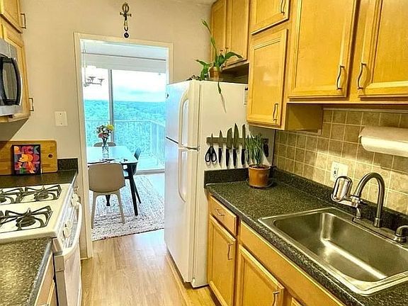 5th image of 301 N Beauregard St APT 1007