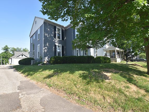 3rd image of 305 N Lincoln Ave