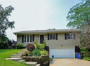 2633 Otis Rd SE, Cedar Rapids, IA 52403