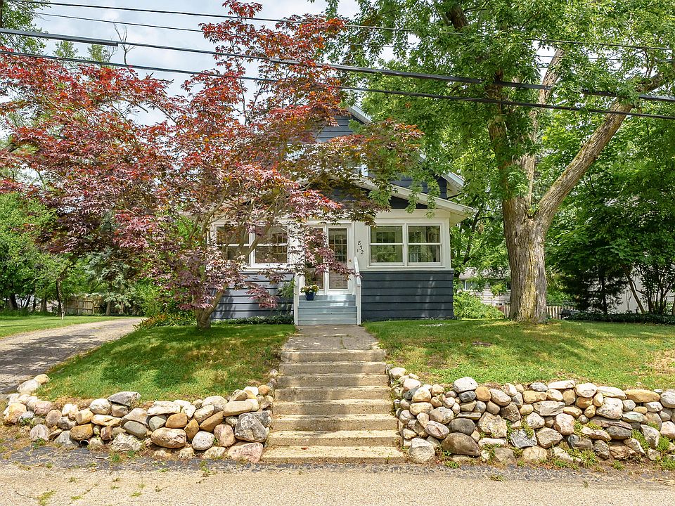 1st image of 832 Parker Ave