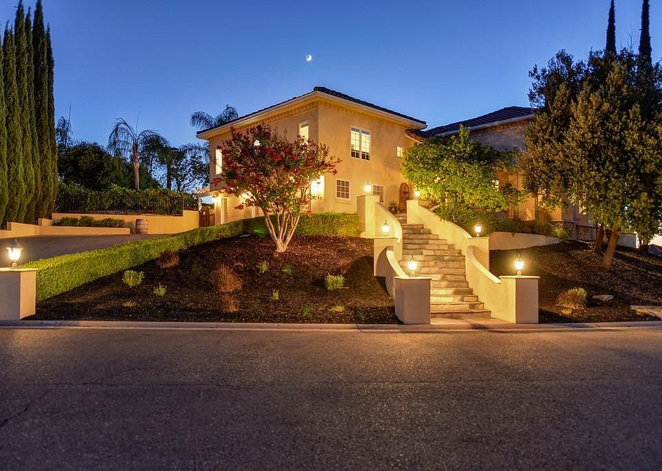 1st image of 2140 Huntington Cir