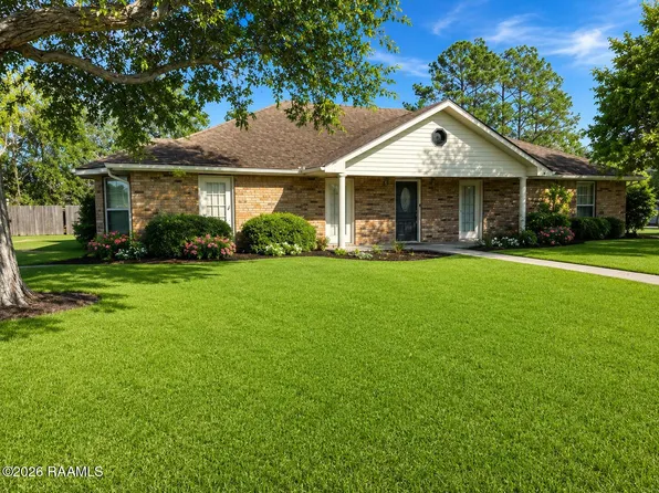 501 Astor Place Dr, New Iberia, LA 70563