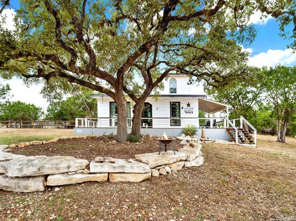 260 PR 1512, Bandera, TX 78003