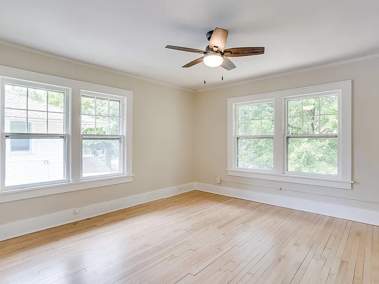 338 N Quentin St — Photo 12
