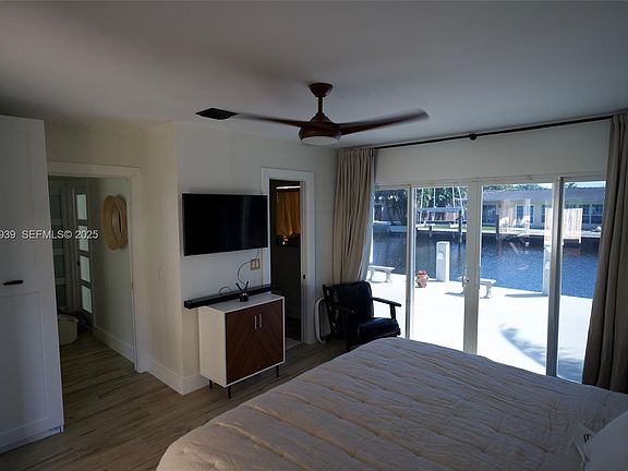 4th image of 2156 NE 18th Ave