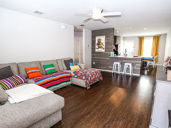 3rd image of 330 Franchi Way