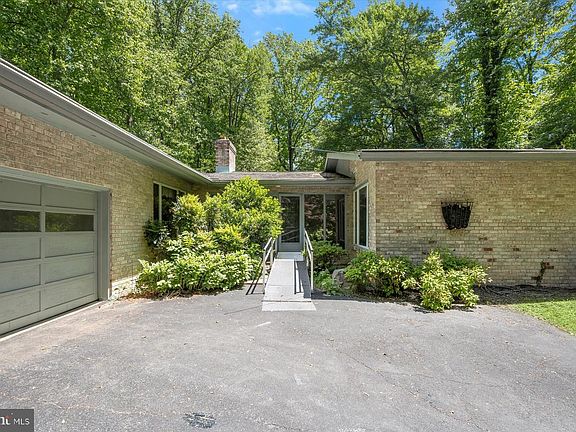 5th image of 13922 Wayside Dr