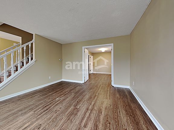 3rd image of 6226 Twyckenham Dr