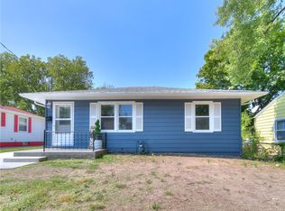 1360 Hutton St, Des Moines, IA 50316