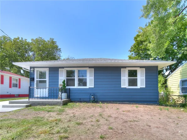 1360 Hutton St, Des Moines, IA 50316