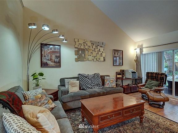 5th image of 4714 Fairwood Blvd NE Unit 1606