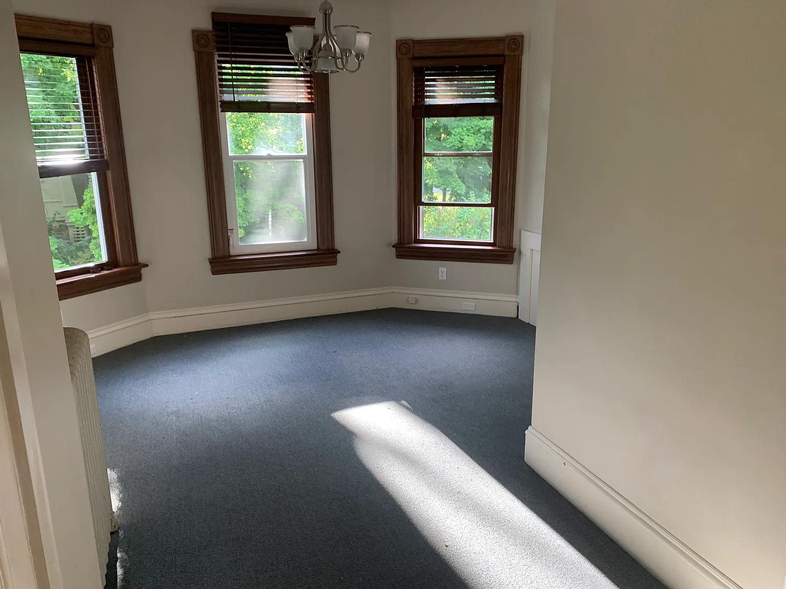 1 bed, 850 sqft, $1,750 — Photo 2