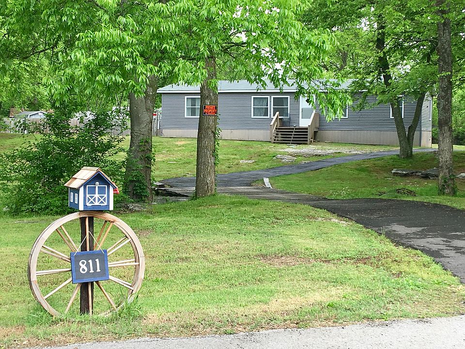 Entrance to property 
