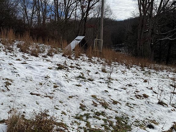3rd image of 3512 Coal River Rd