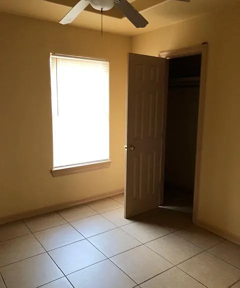901 W Caffery Ave #6 — Photo 17